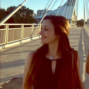 Meet your Posher, Amanda